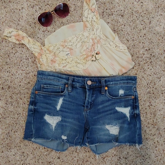 Blank NYC Pants - Cute BLANK NYC destressed shorts tomboy short